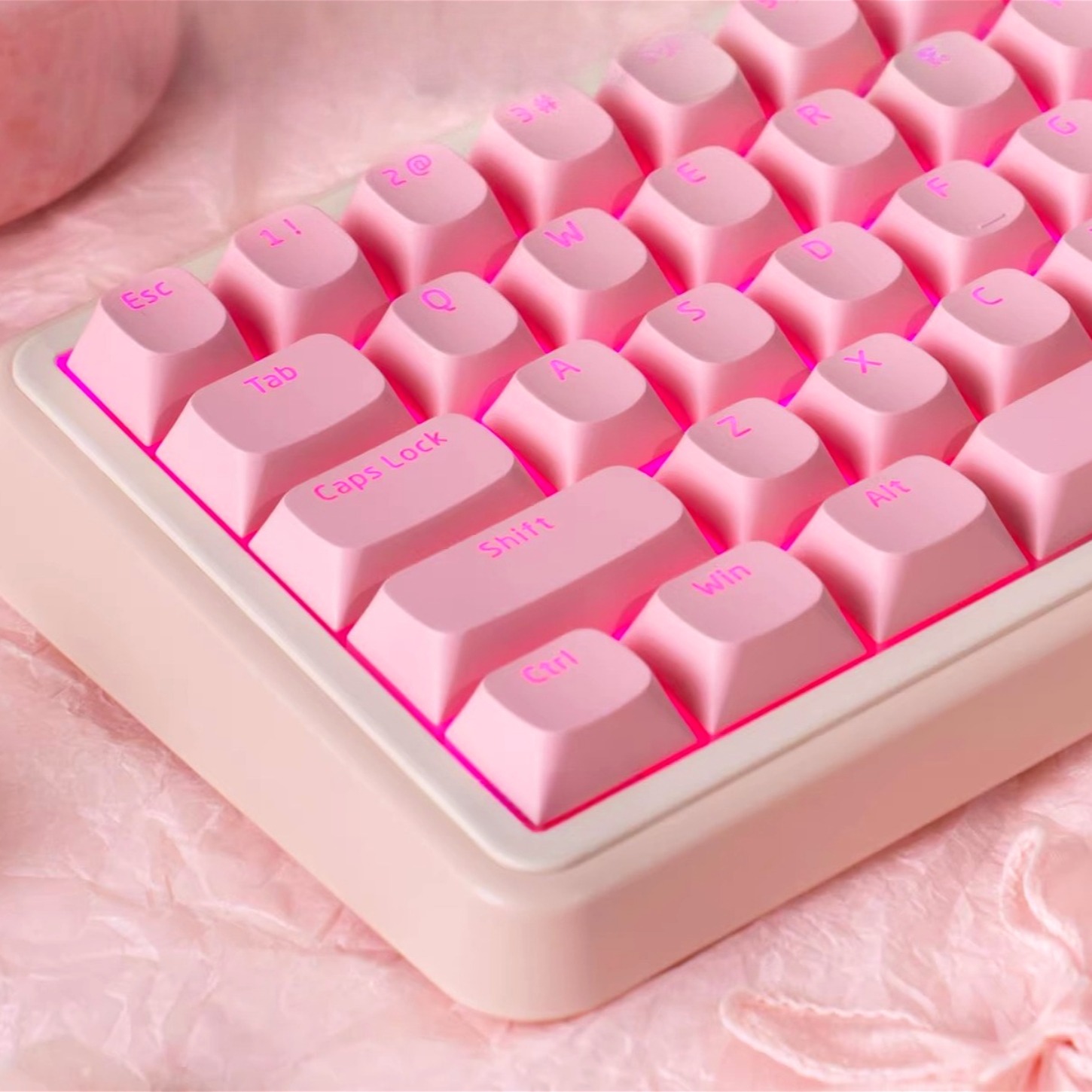 OEM シンプルピンクプディングキャラクター透明キーホルダー - Pc Gaming Pink のレビューと価格